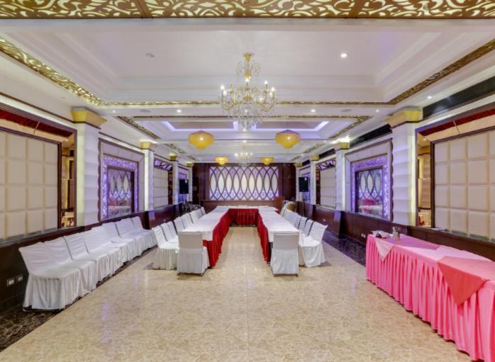 Hotel Yatrik Jhānsi Esterno foto
