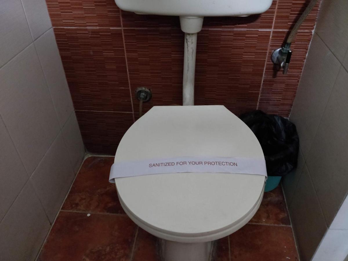 Hotel Yatrik Jhānsi Esterno foto